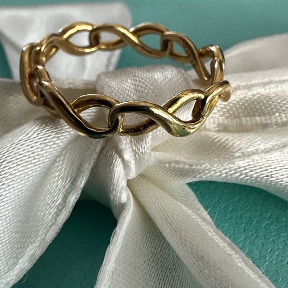 Tiffany & Co Yellow Gold Infinity Ring Sz 5.5 –5.75 (but fits like 6) - Picture 3 of 11